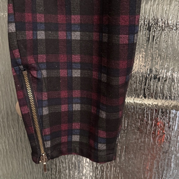 Torrid Black and Red Plaid Capris - Picture 5 of 8